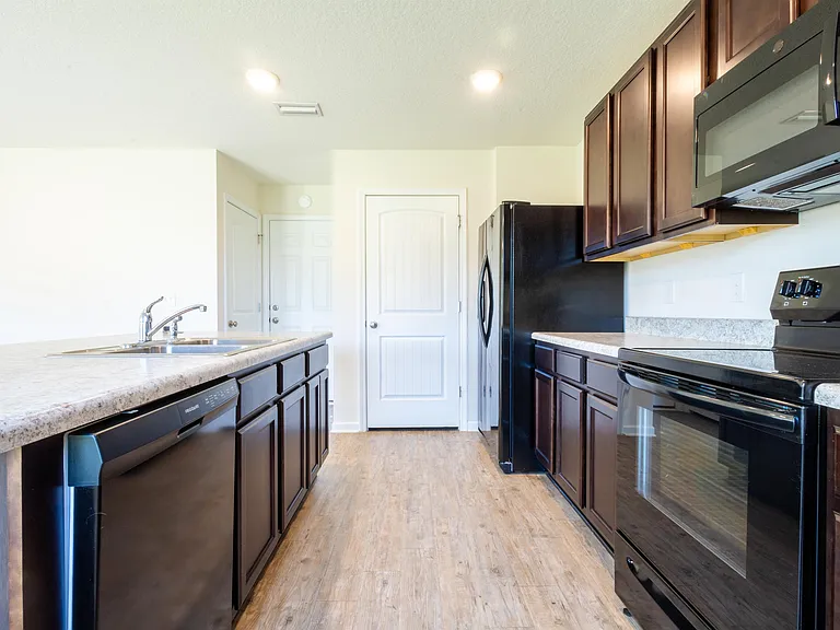 5888 Southern Bell Ct — Photo 22