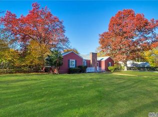 21 Brown St, Riverhead, NY 11901