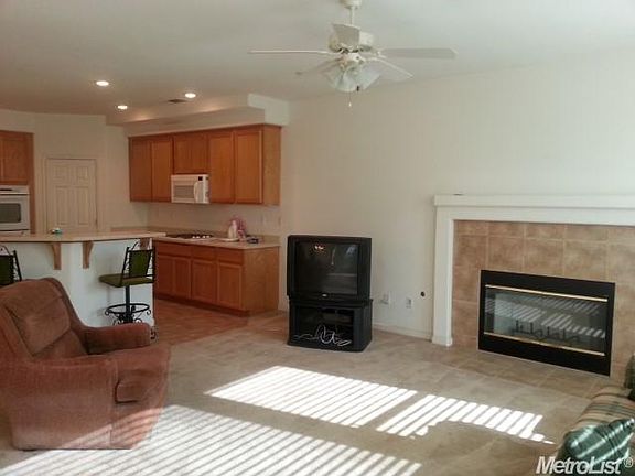 3rd image of 3604 Hillglen Ave