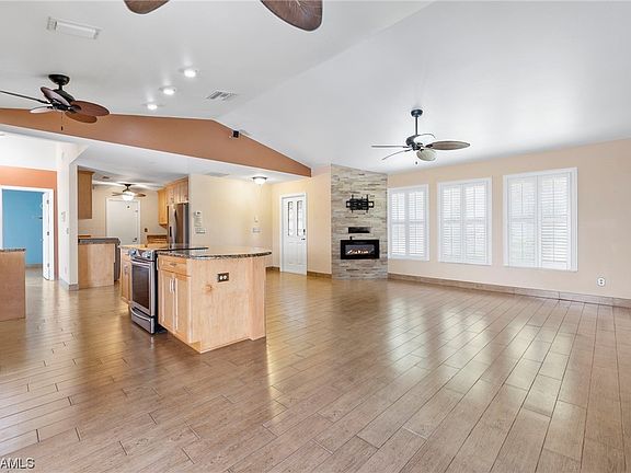 5th image of 3720 SW 7th Ave