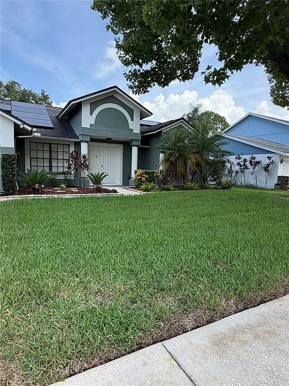 3 bed, 2.5 bath, 1988 sqft, $3,800 — Photo 2