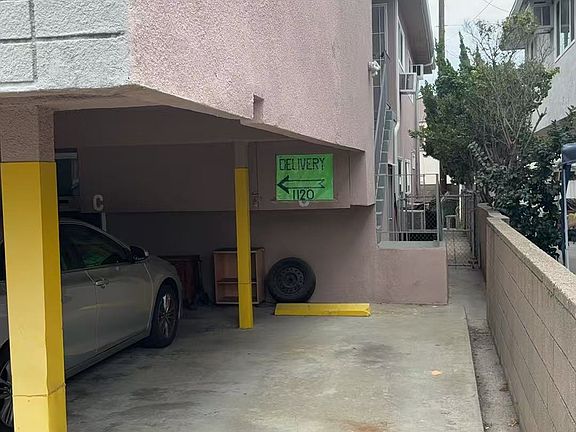2nd image of 1120 Saint Charles Ter