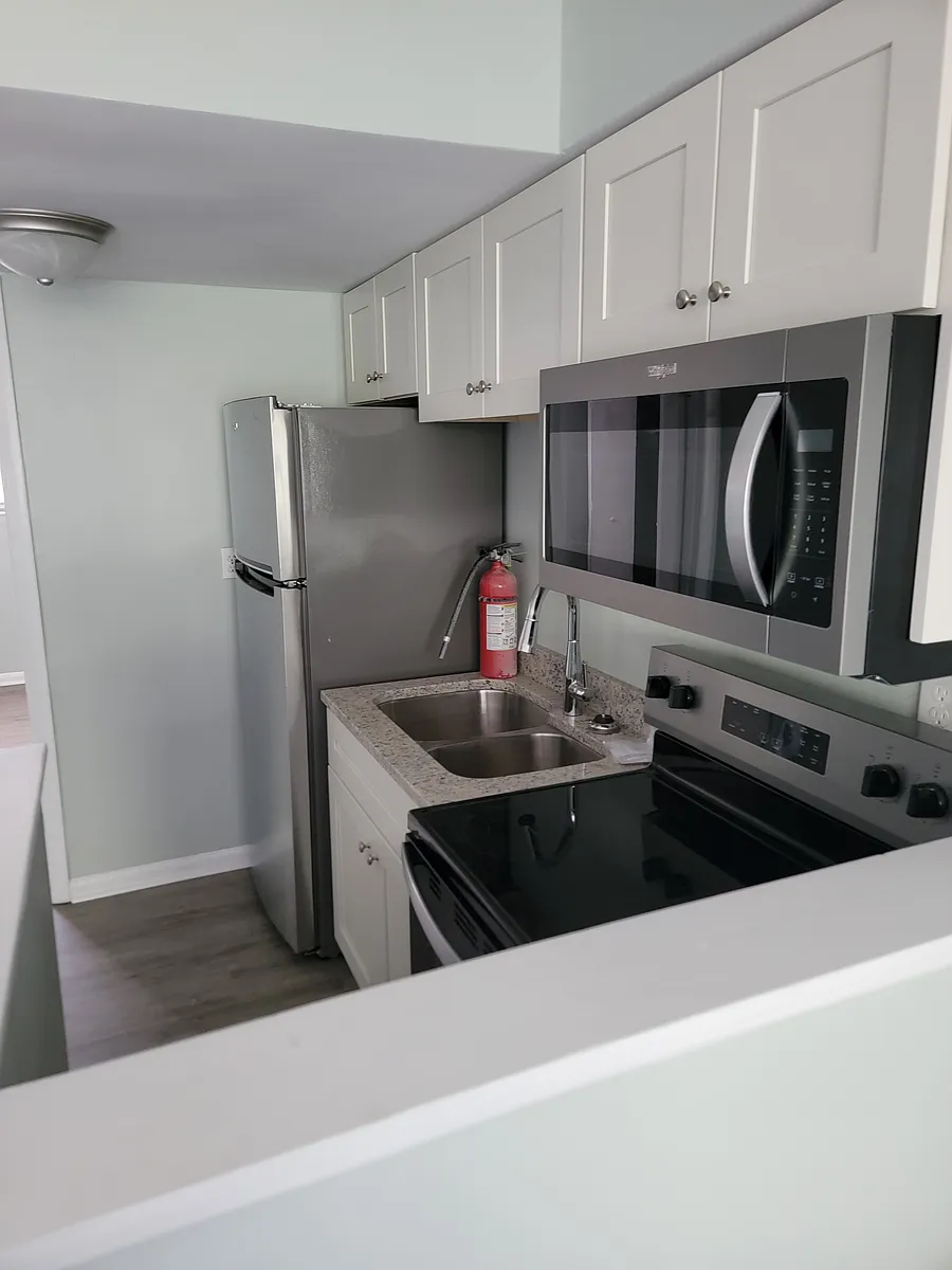 Building Photo - 869 W Ocean View Ave #8