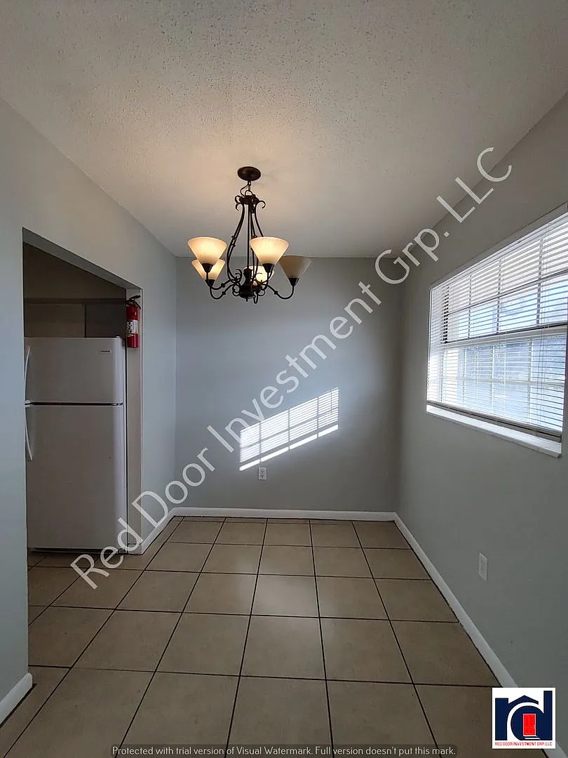 Spacious 2/1 Downstairs Condo - minutes from Downtown Leesburg — Photo 3