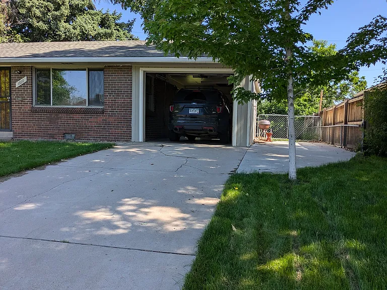 1660 S Zenobia Way — Photo 2