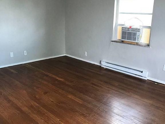 3rd image of 20 Gahl Ter APT 3