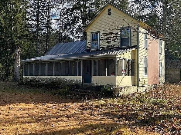 998 Mountain Rd #10, Hadley, NY 12835