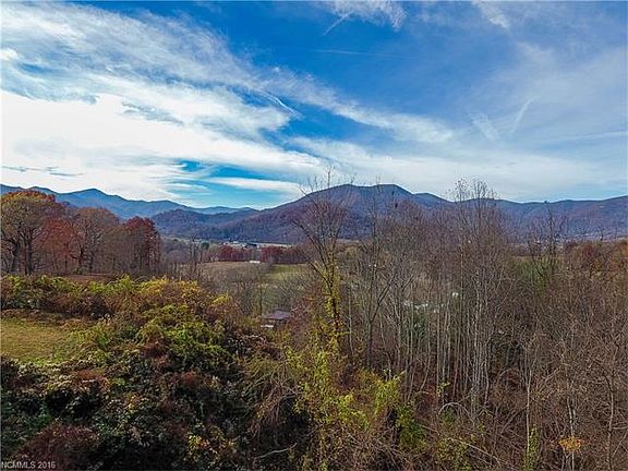 3rd image of 134 Countryside Dr