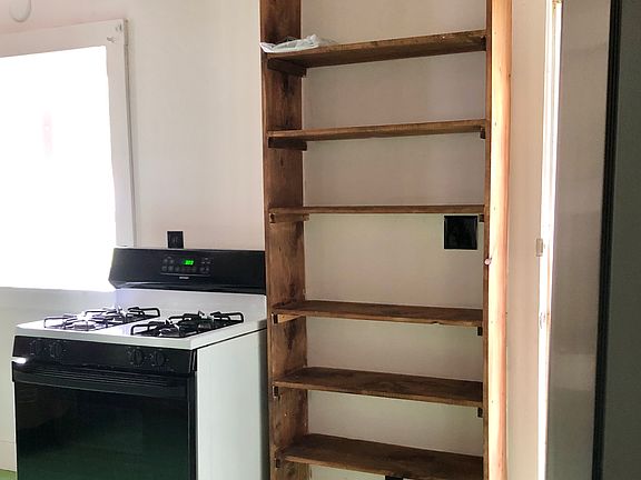 5th image of 278 Montgomery Rd #2