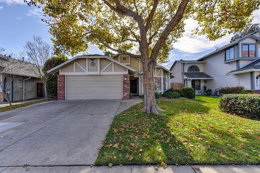 8413 Sunblaze Way photo 1