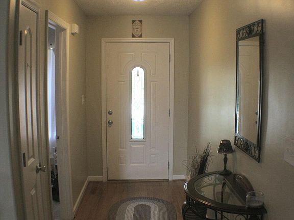 4th image of 124 Bass Pond Glen Dr