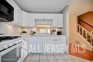 3rd image of 28 Morgan Pl
