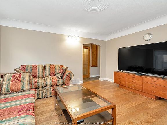 4th image of 6095 Short Disputed Rd