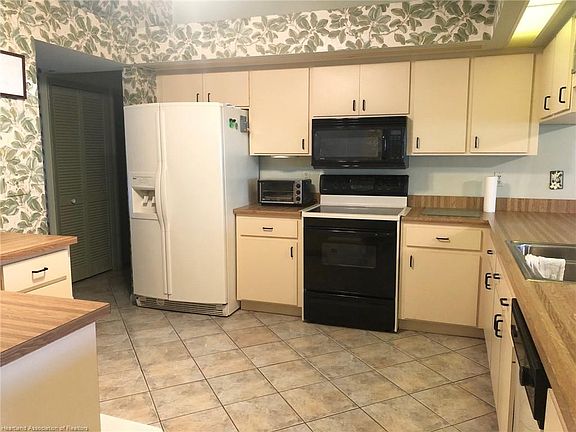 4th image of 14 Chickasaw St