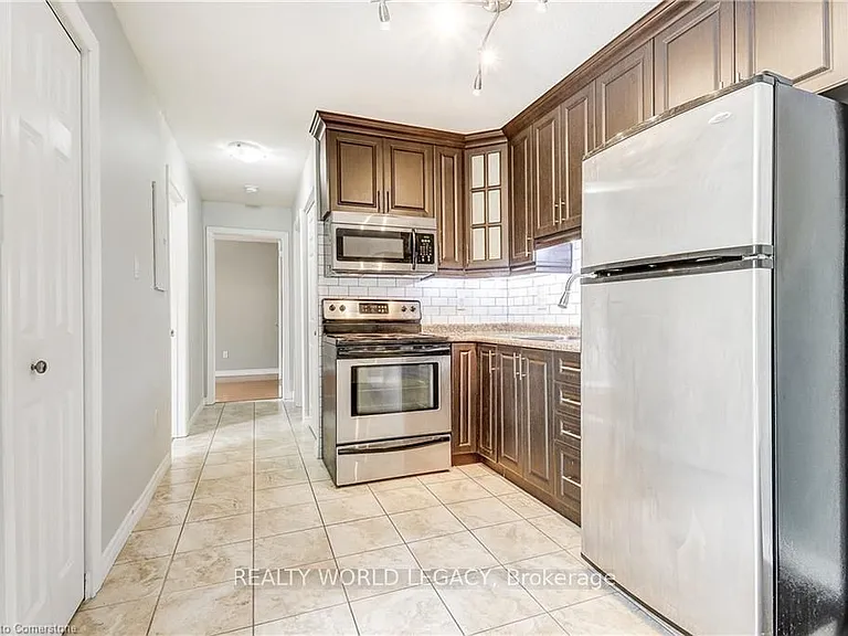 119 Cedar St S #8 — Photo 9