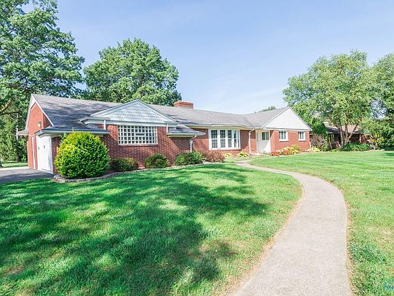 3rd image of 1024 Meadowview Ln