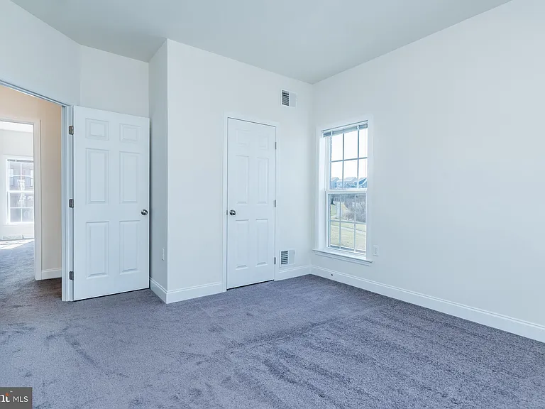 1338 Saxton Way — Photo 16