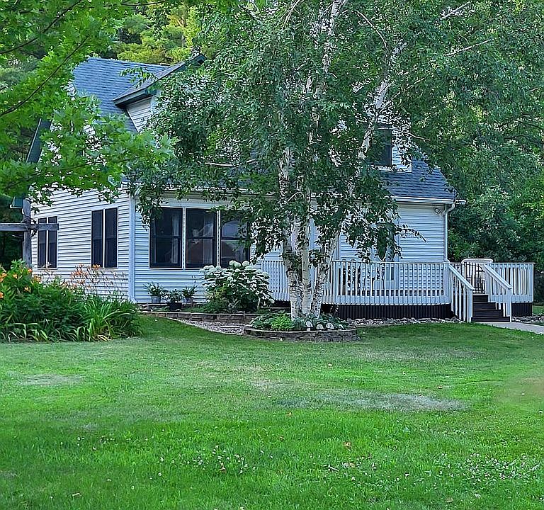 1st image of 60685 430th St