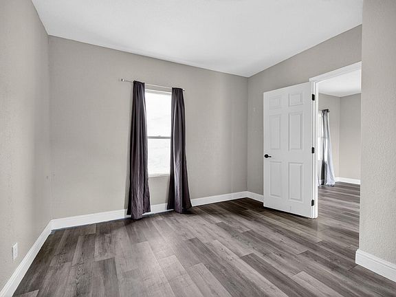 3rd image of 515 SE 4th St