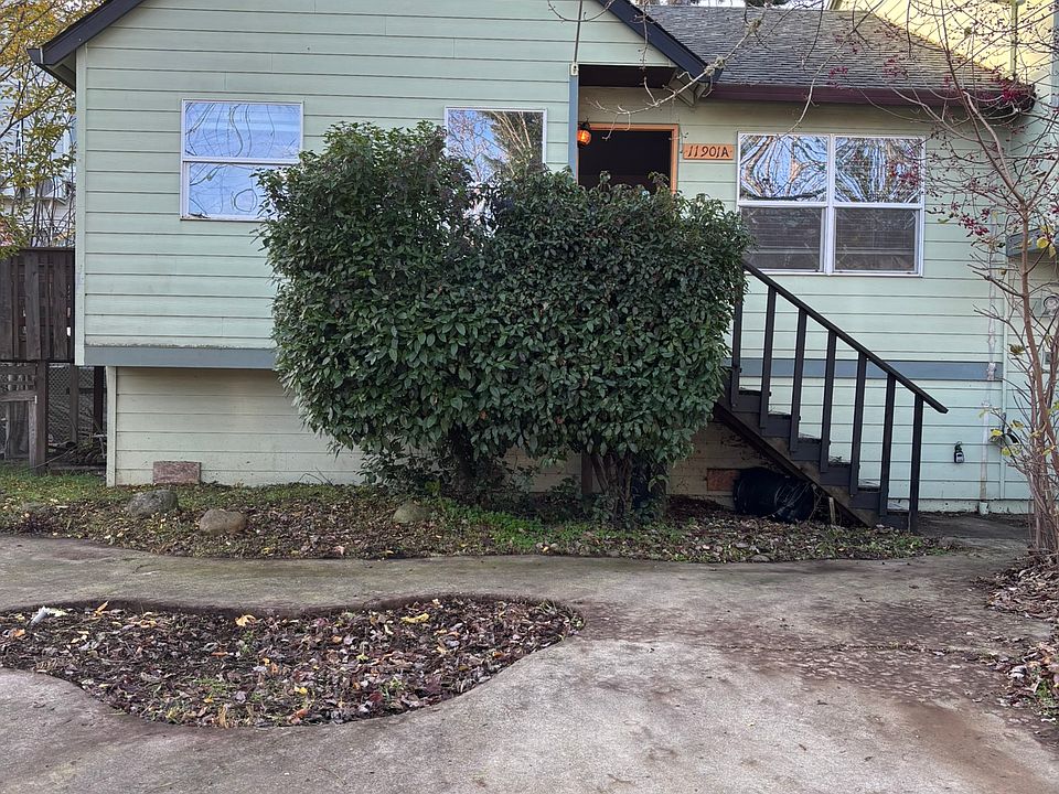 1st image of 11901 SE Schiller St #A