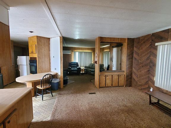 2nd image of 414 Cottonwood Dr