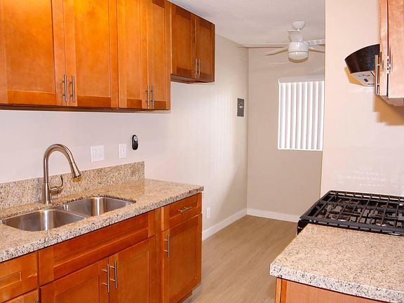 3rd image of 1801 E Wilshire Ave APT 3