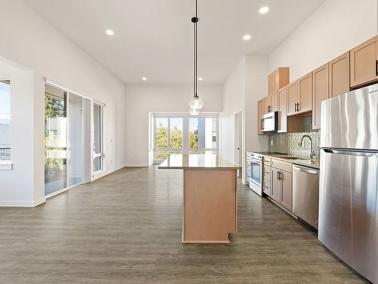 2515 SE 30th Ave — Photo 12