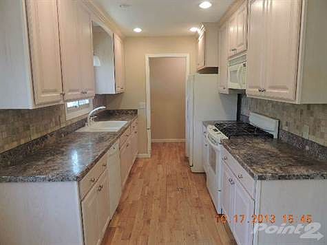 5th image of 2418 Friendship Ln