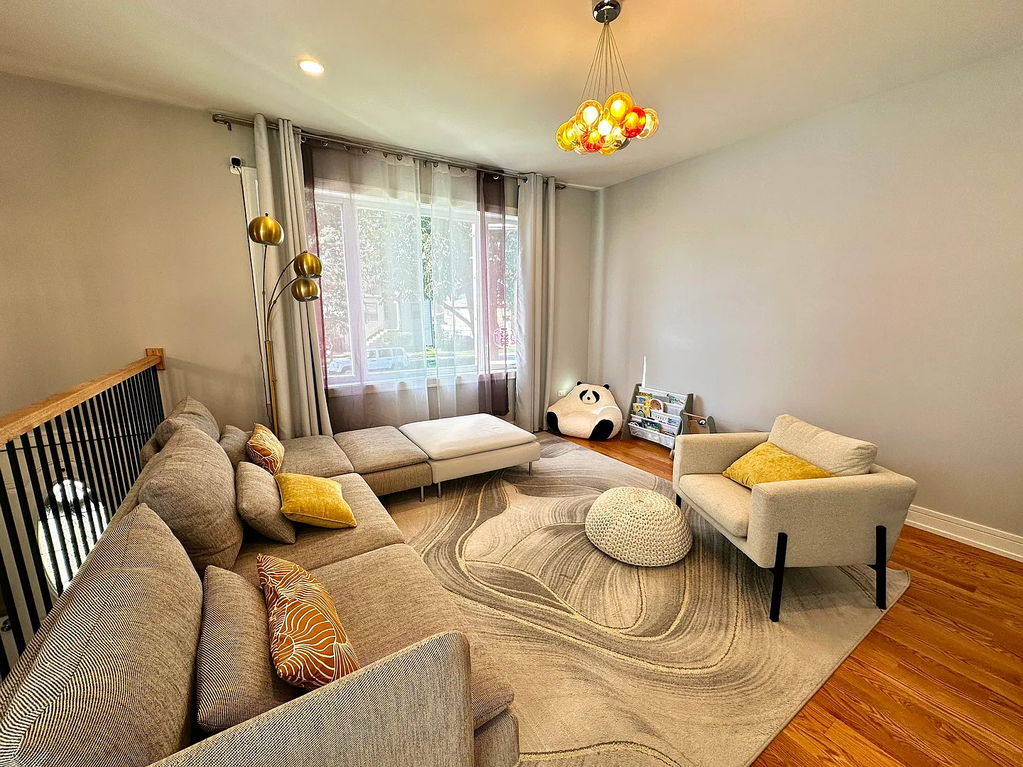 4 bed, 2558 sqft, $3,500 — Photo 4