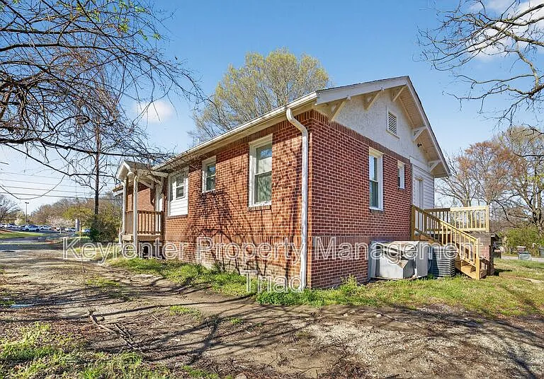 2405 Freeman Mill Rd — Photo 12