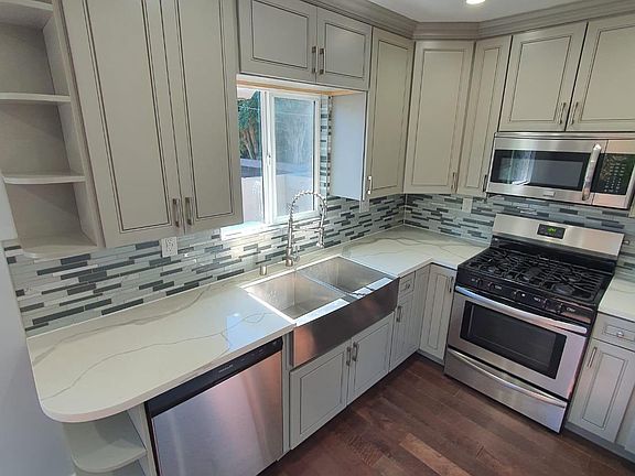 2nd image of 5335 Vantage Ave