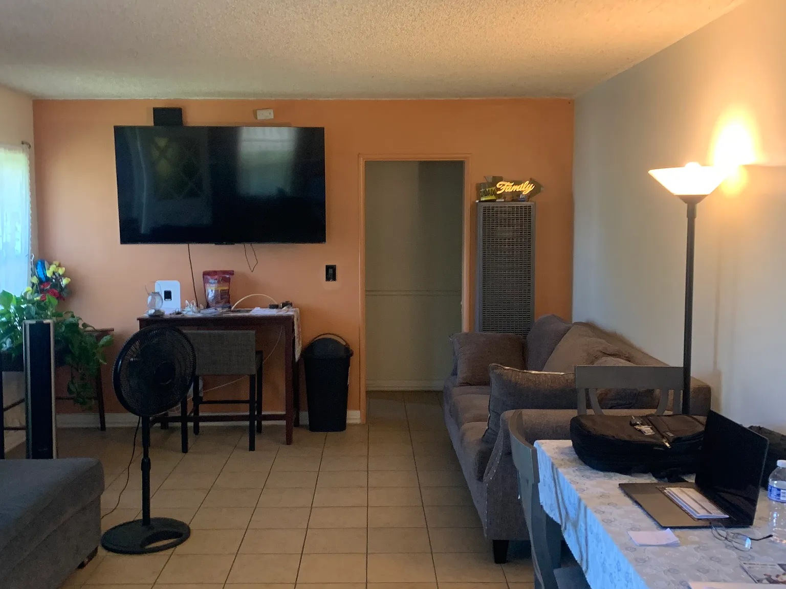 3 bed, 1125 sqft, $3,800 — Photo 2