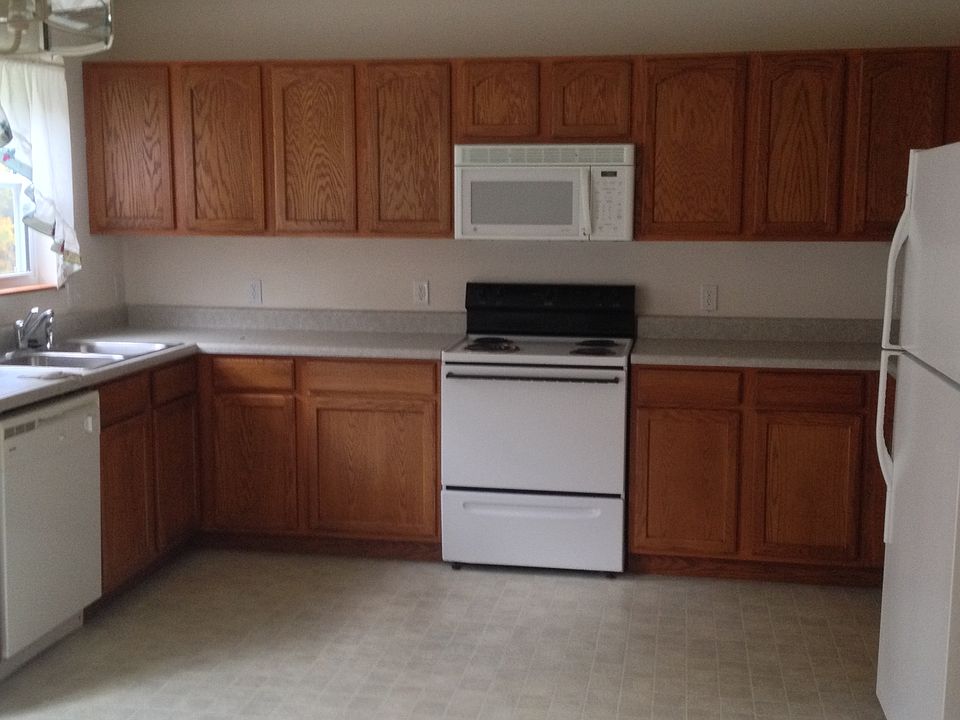 2nd image of 812 Riverview Dr