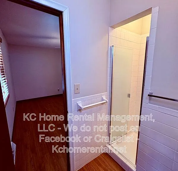 6012 Noland Rd — Photo 26