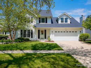 575 Roxbury Dr, Naperville, IL 60565