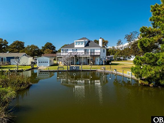 5th image of 162 Edgewater Dr