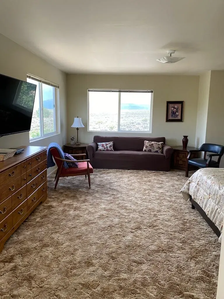 1652 S 1000 W — Photo 2