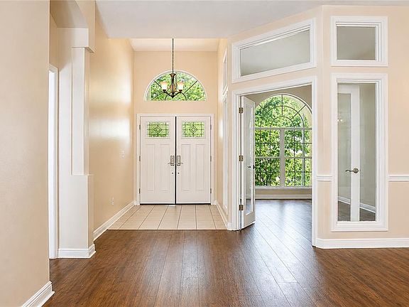 3rd image of 5622 GLENCREST BOULEVARD
