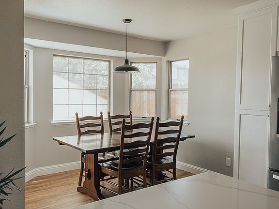 5th image of 8640 Delahye Cir