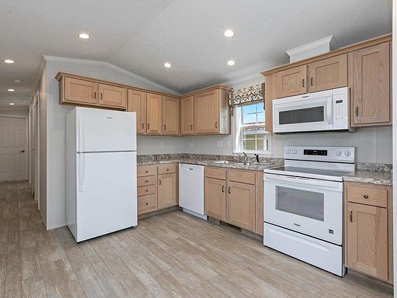 5th image of 23 Brookwood Drive