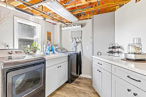 210 Summit St — Photo 31
