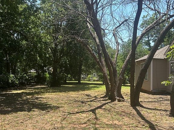 3rd image of 1210 NW Taylor Ave