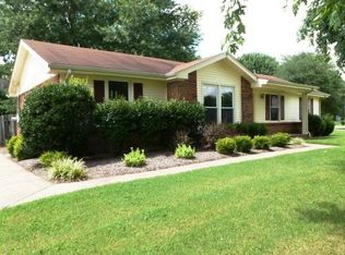 378 Sandlewood Dr, Clarksville, TN 37040