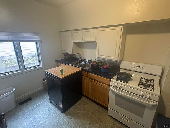 3rd image of 1222 W Kirkwood Ave