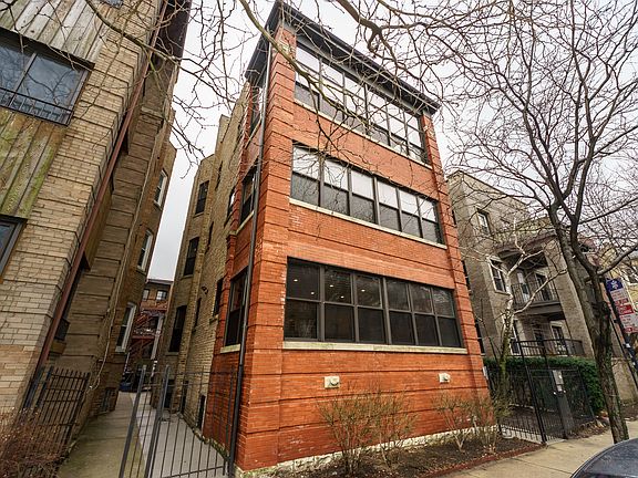 2nd image of 811 W Lawrence Ave #1