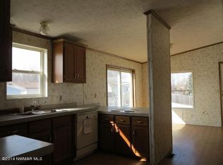 1128 Morgan Pl SE, East Grand Forks, MN 56721