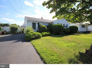 18 Kilmer Dr, Ewing, NJ 08638