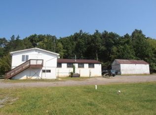 15 Dewey Ln, Glen Gardner, NJ 08826