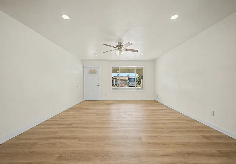 3430 E Poinsettia Dr — Photo 5