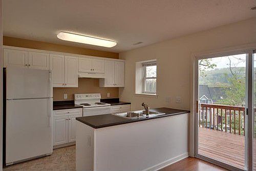 4th image of 2411 Avalon Woods Dr